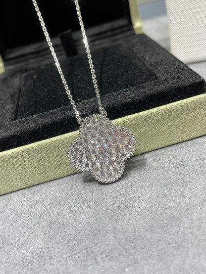 ˇGilded EraˇCLOVER 25MM LARGE PENDANT DIAMOND PAVED SILVER NECKLACE