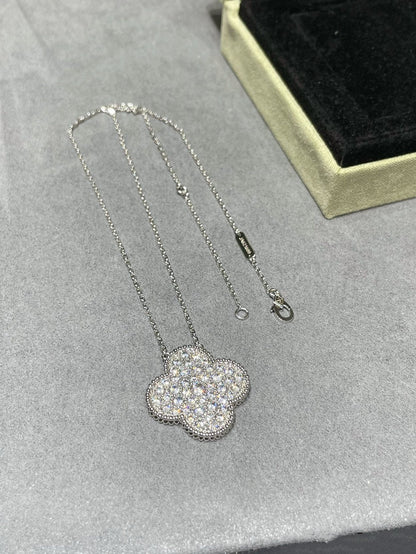 ˇGilded EraˇCLOVER 25MM LARGE PENDANT DIAMOND PAVED SILVER NECKLACE