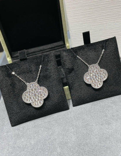 ˇGilded EraˇCLOVER 25MM LARGE PENDANT DIAMOND PAVED SILVER NECKLACE