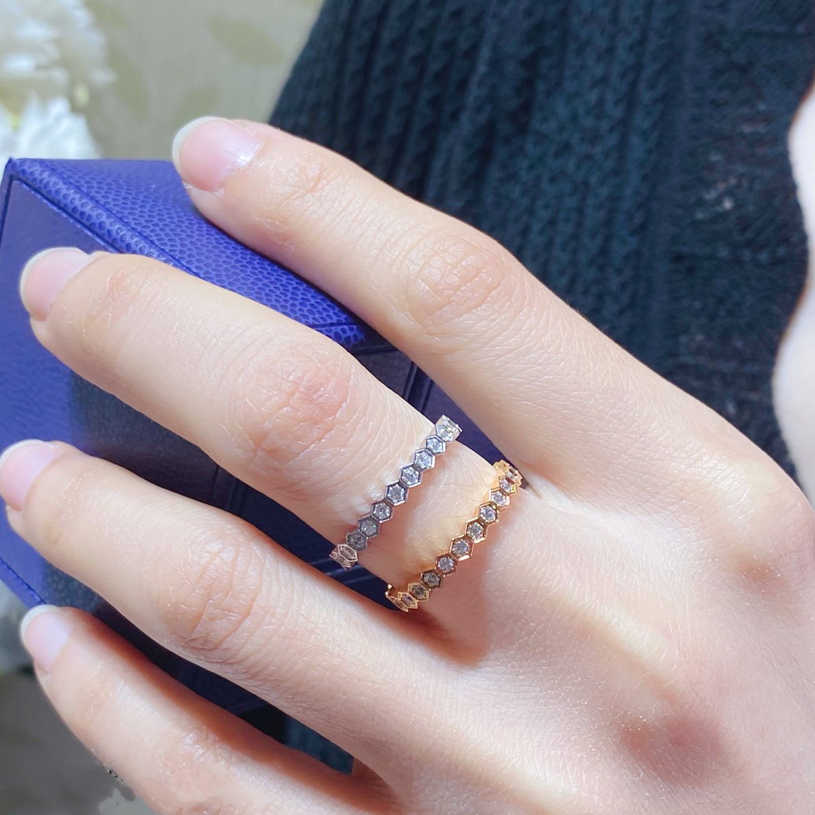 ˇGilded EraˇBEE LOVE DIAMOND PAVED SMALL RING