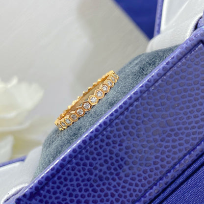 ˇGilded EraˇBEE LOVE DIAMOND PAVED SMALL RING