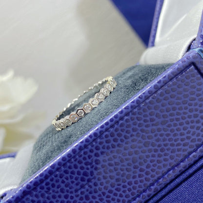 ˇGilded EraˇBEE LOVE DIAMOND PAVED SMALL RING