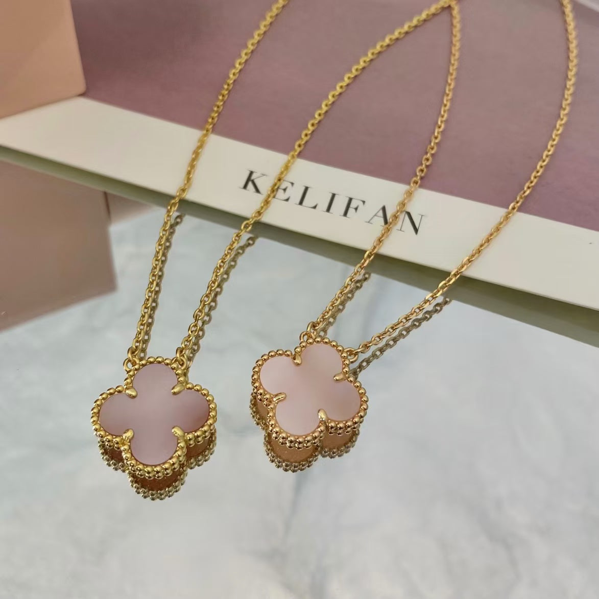ˇGilded EraˇCLOVER 15MM PINK MOTHER-OF-PEARL SINGLE FLOWER NECKLACE