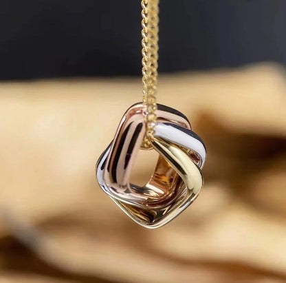 ˇGilded EraˇTRINITY NECKLACE GOLD SMALL MODEL