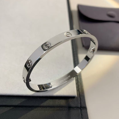 ˇGilded EraˇLOVE BRACELET 6.1MM
