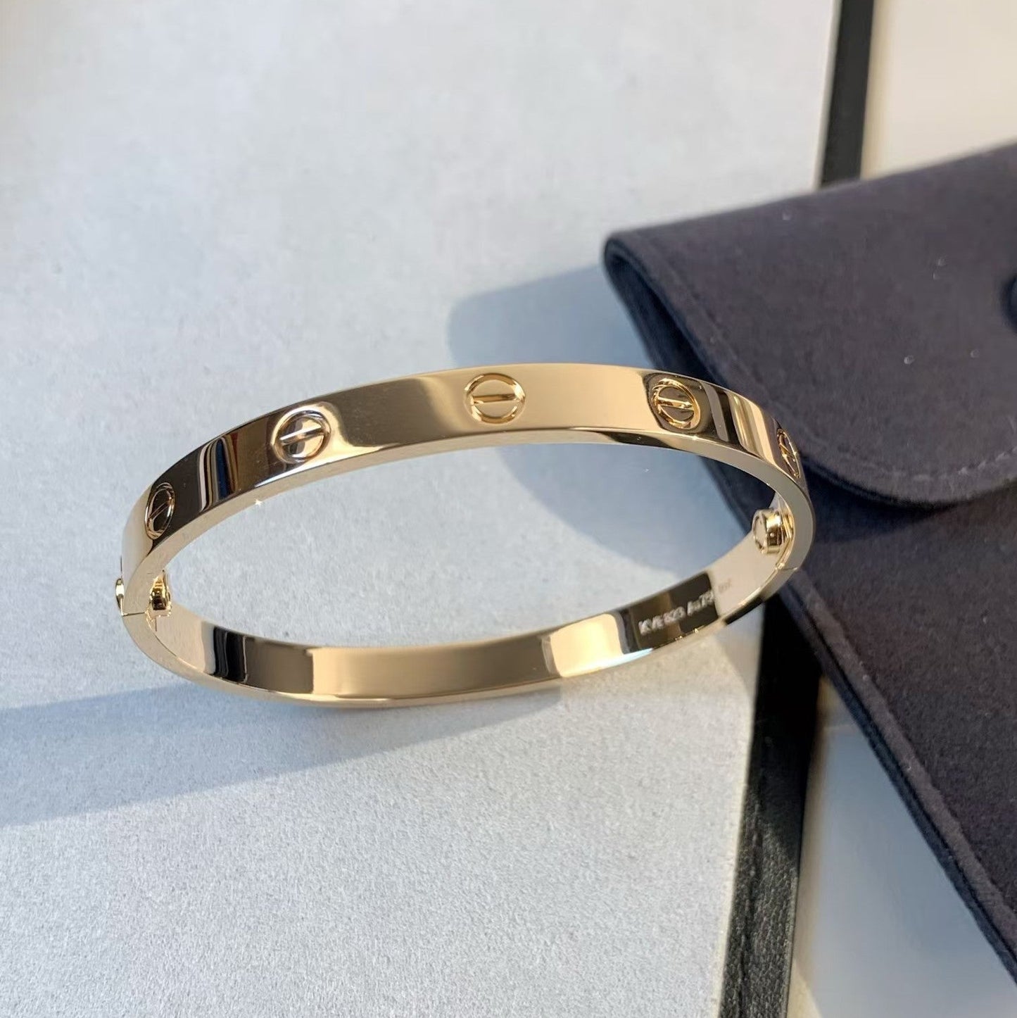 ˇGilded EraˇLOVE BRACELET 6.1MM