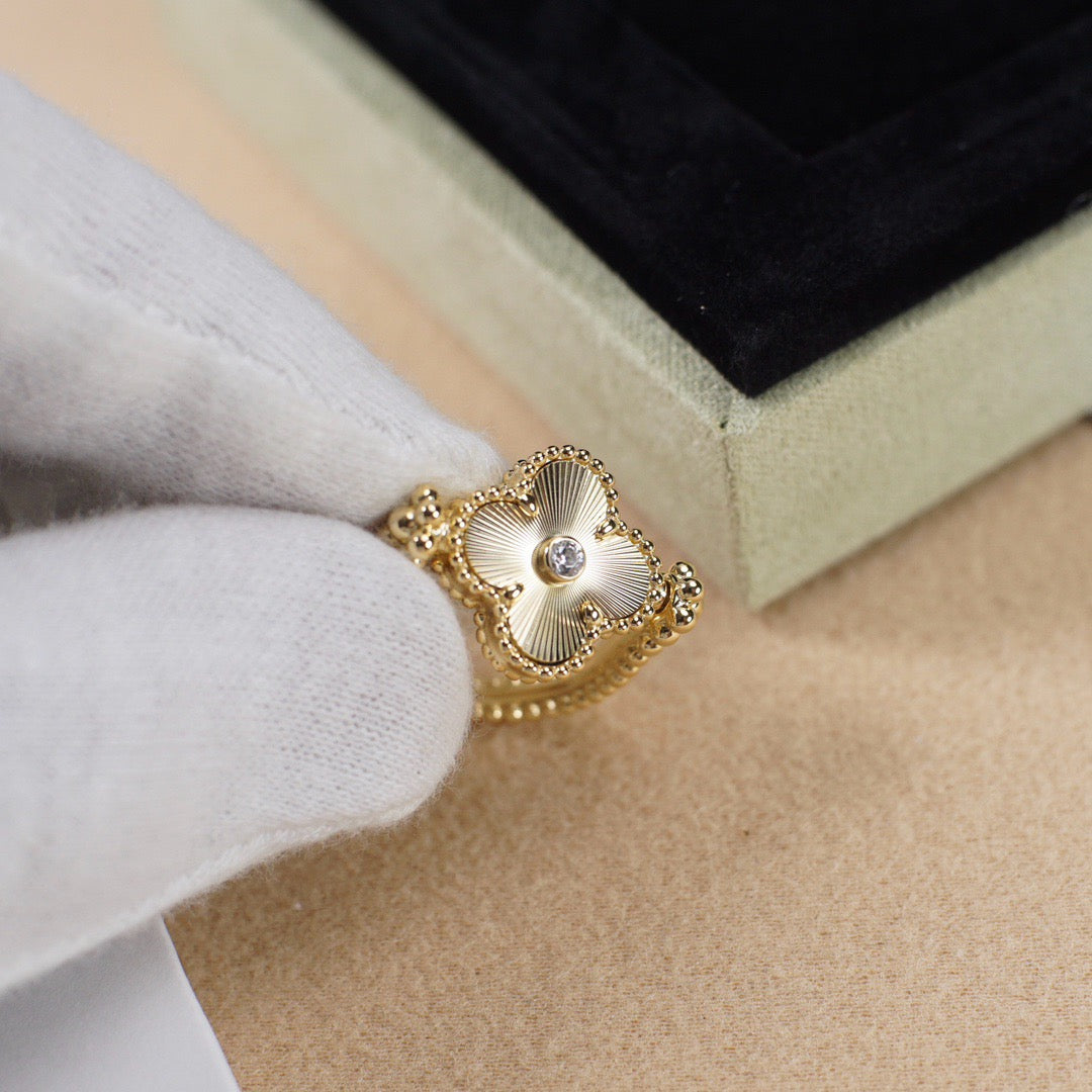 ˇGilded EraˇCLOVER RIVERSIBLE ROSE GOLD RING