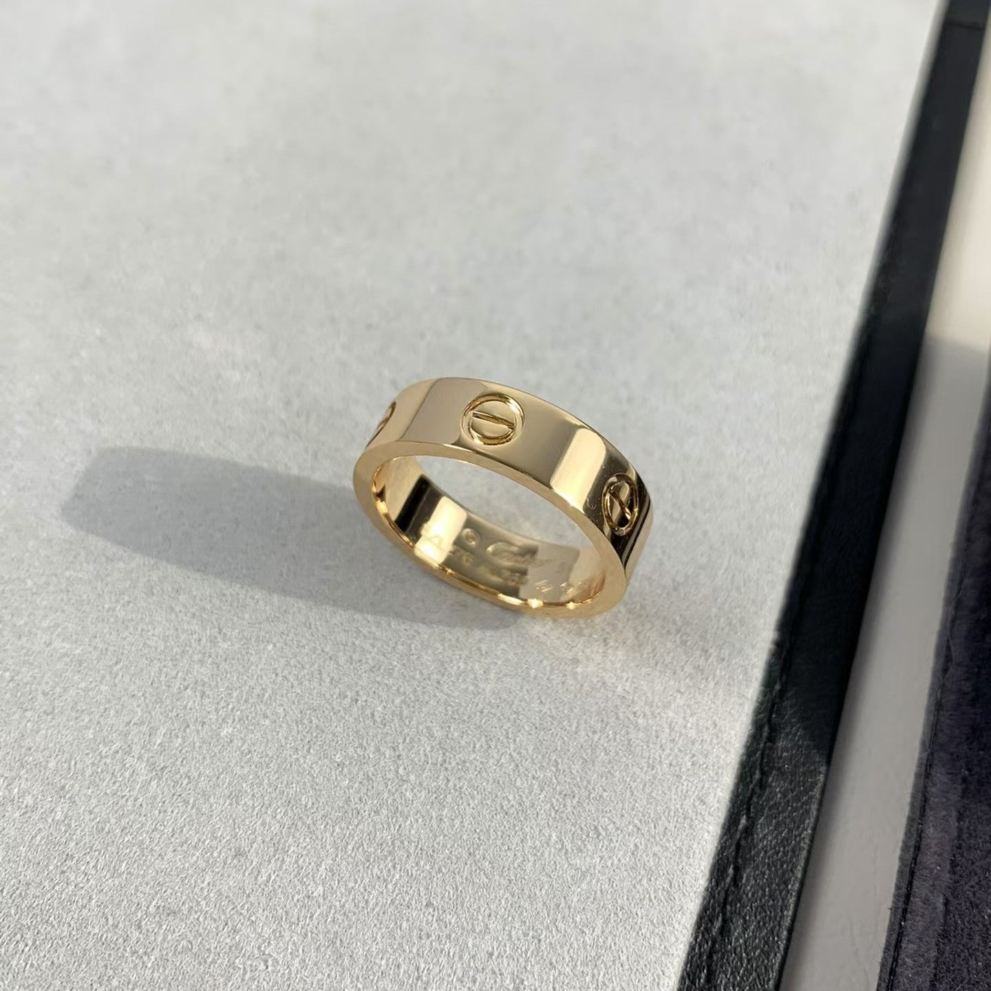 ˇGilded EraˇLOVE RING 5.5MM NO DIAMOND