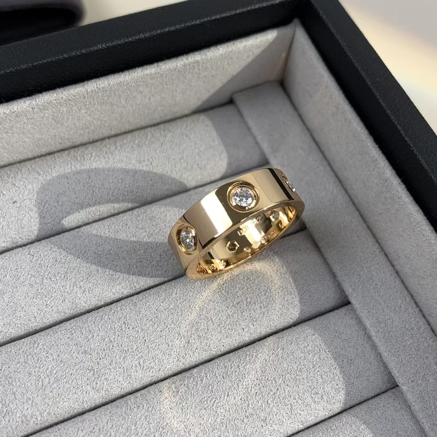 ˇGilded EraˇLOVE RING 5.5MM 6 DIAMONDS PINK GOLD