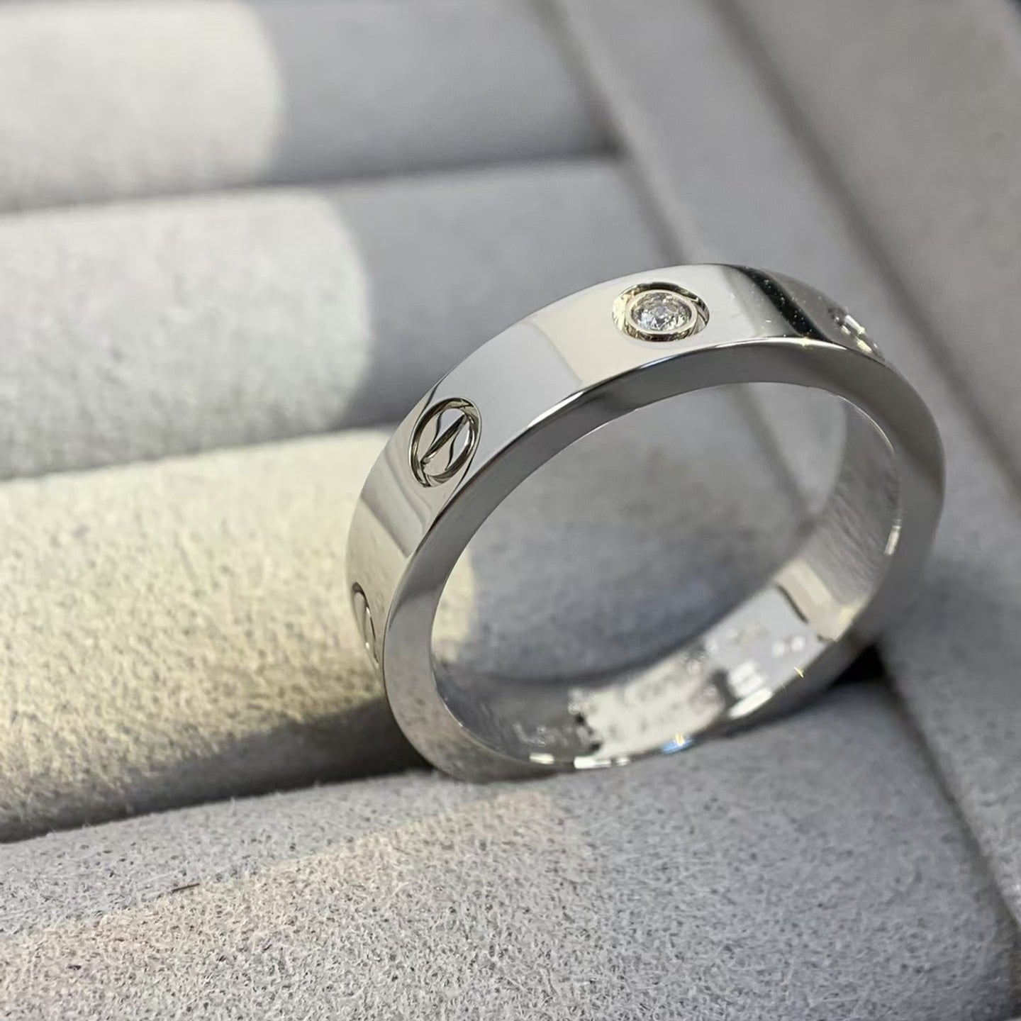 ˇGilded EraˇLOVE RING 4MM 1 DIAMOND SILVER