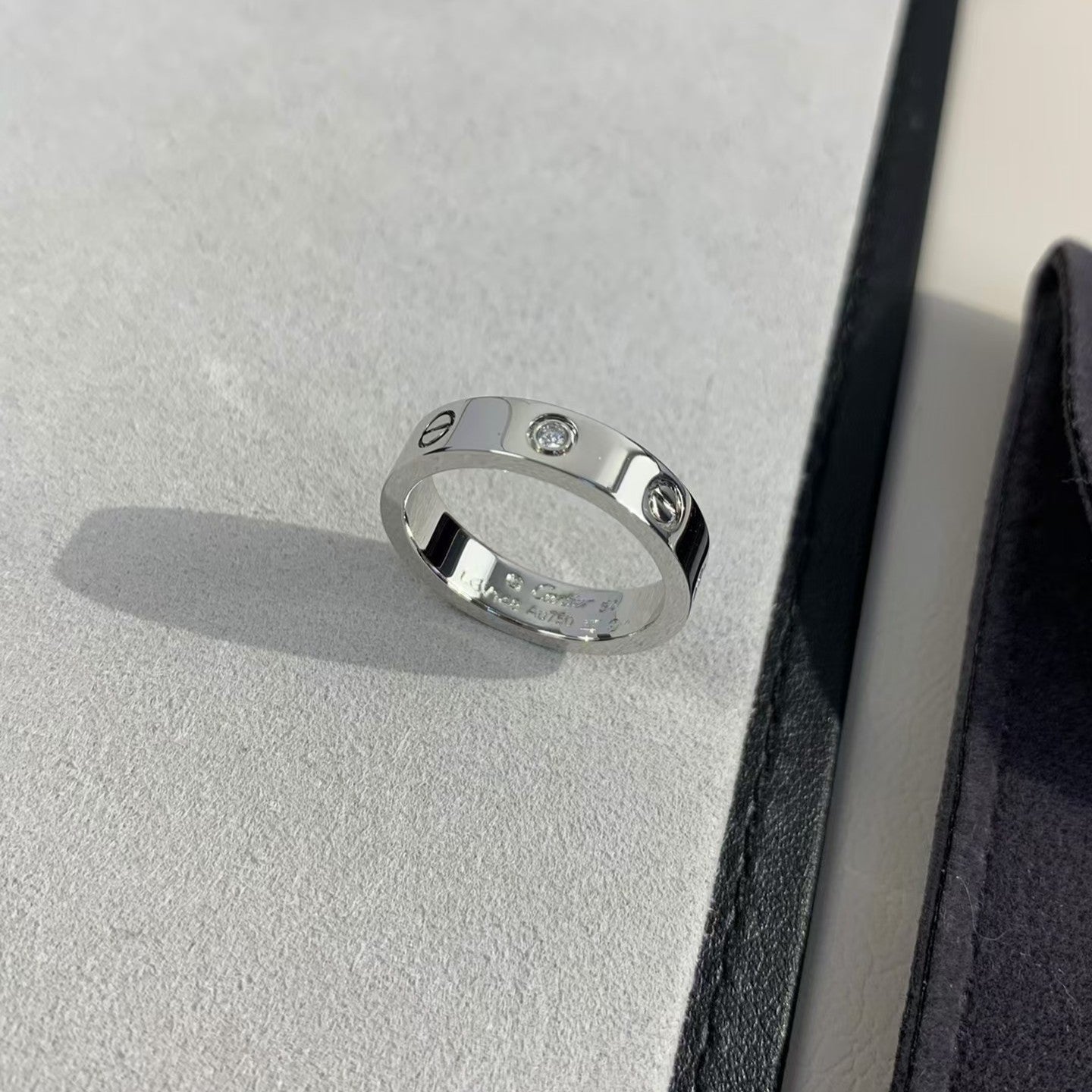 ˇGilded EraˇLOVE RING 4MM 1 DIAMOND SILVER