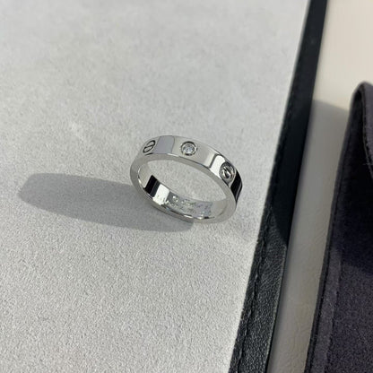 ˇGilded EraˇLOVE RING 4MM 1 DIAMOND SILVER