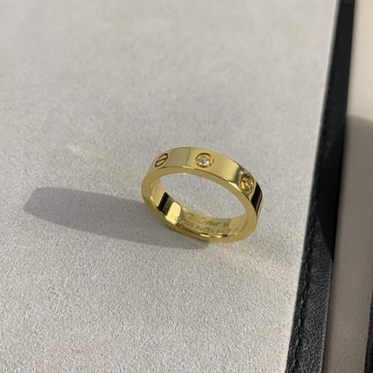 ˇGilded EraˇLOVE RING 4MM 1 DIAMOND GOLD