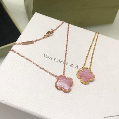 ˇGilded EraˇCLOVER 15MM PINK MOTHER-OF-PEARL SINGLE FLOWER NECKLACE