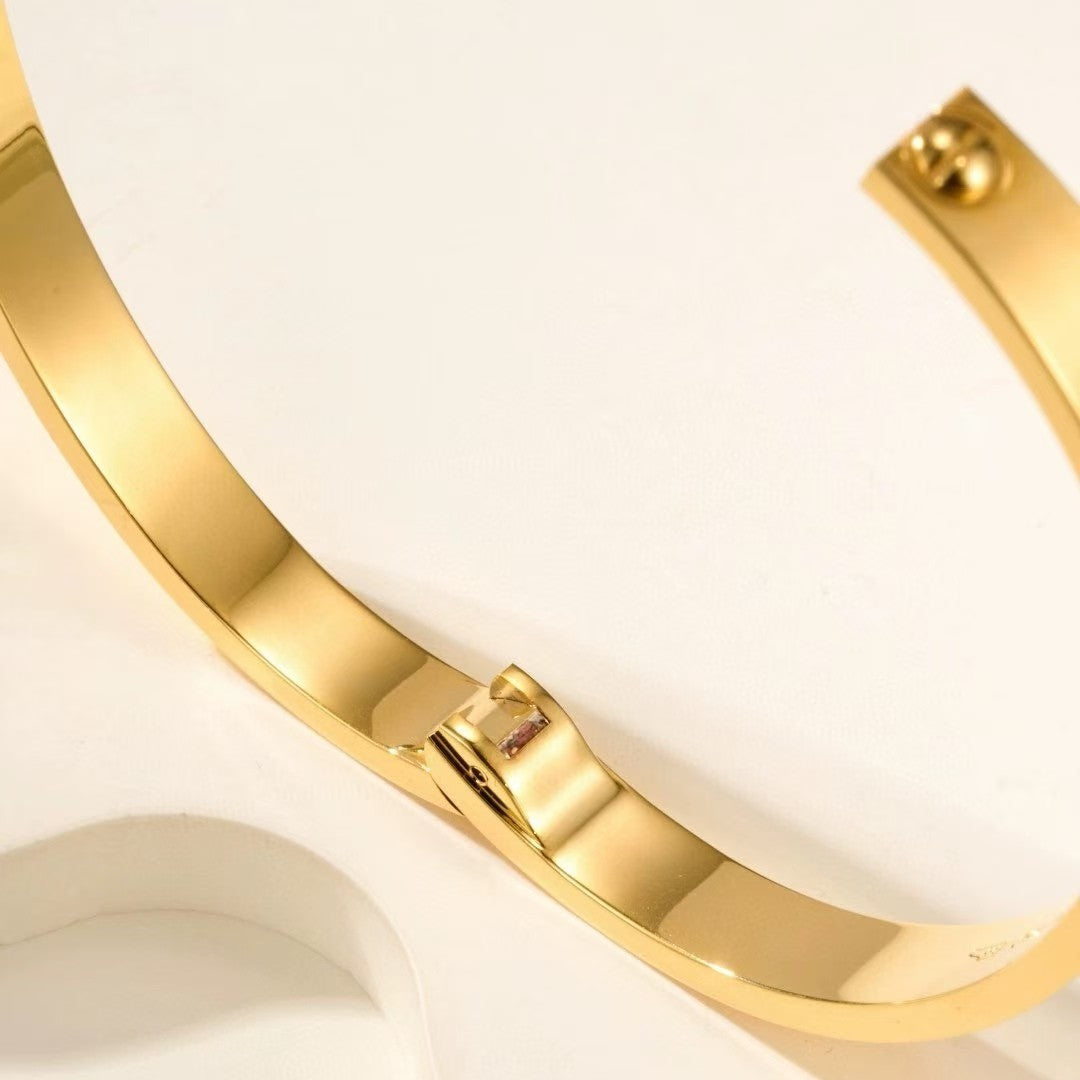 ˇGilded EraˇLOVE BRACELET 6.1MM(2025)