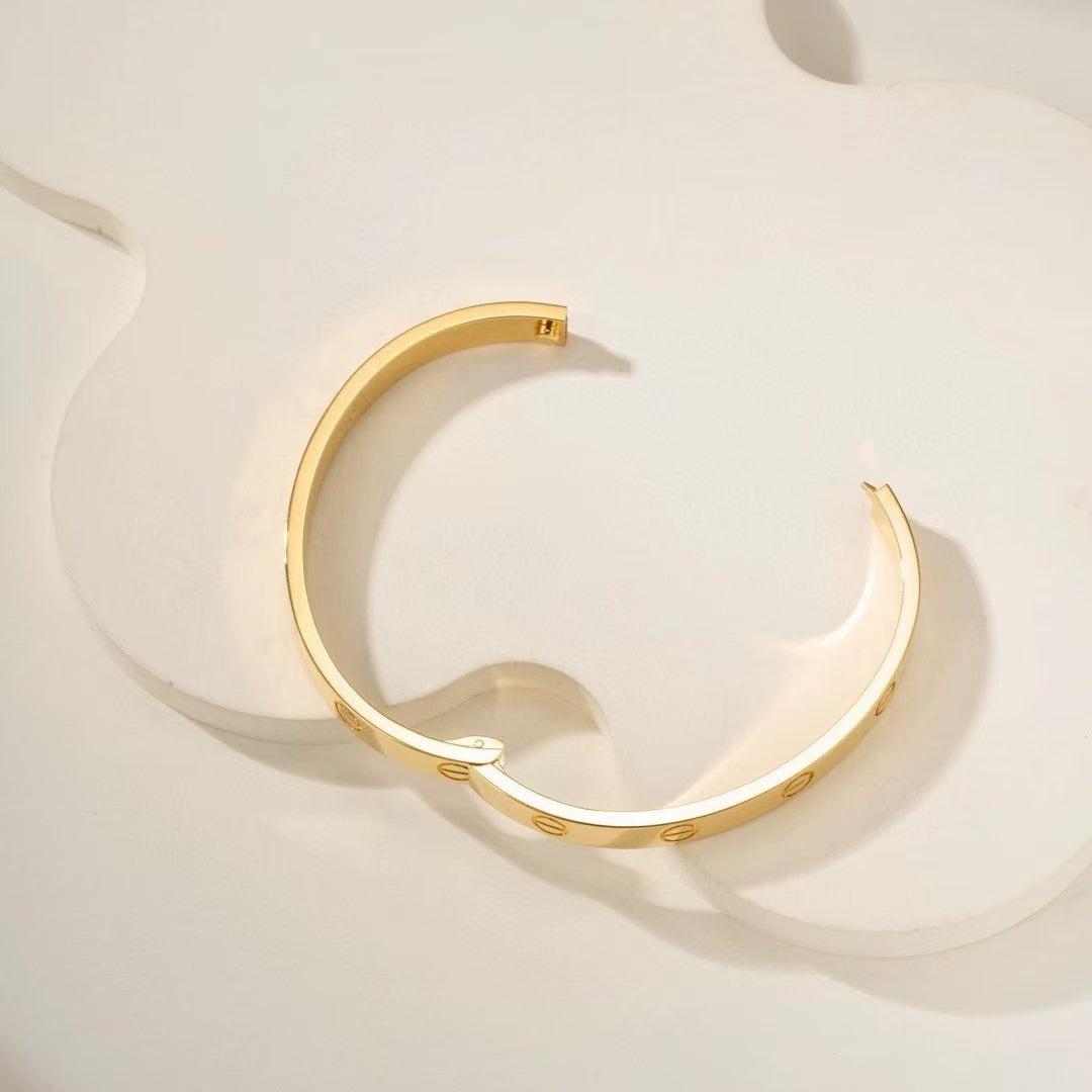 ˇGilded EraˇLOVE BRACELET 6.1MM(2025)