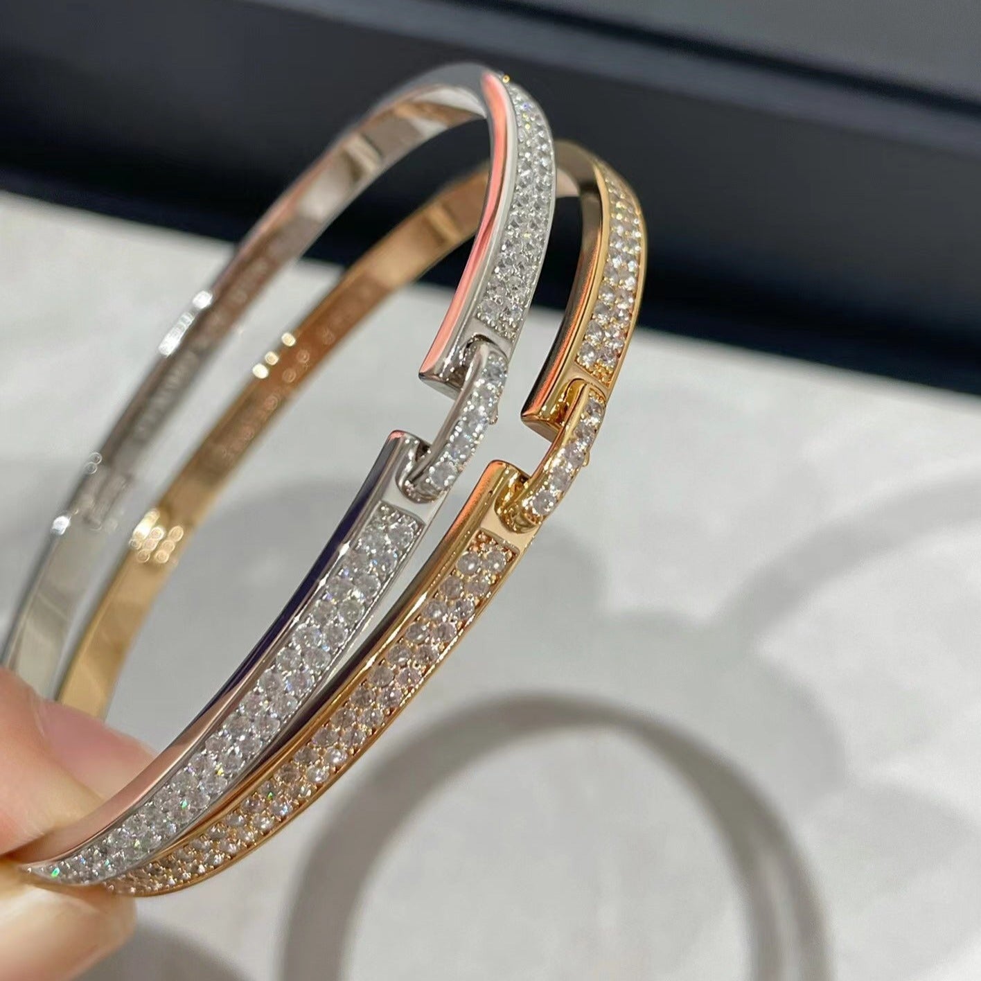 ˇGilded EraˇLIENS VIDENCE DIAMOND PAVED BRACELET