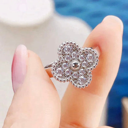 ˇGilded EraˇCLOVER DIAMOND RING