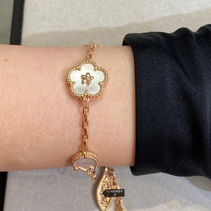 ˇGilded EraˇLUCKY SPRING 5 MOTIF BRACELET