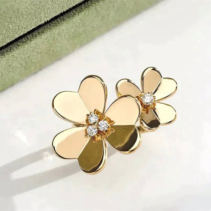ˇGilded EraˇCLOVER COMOS GOLD DIAMOND RING