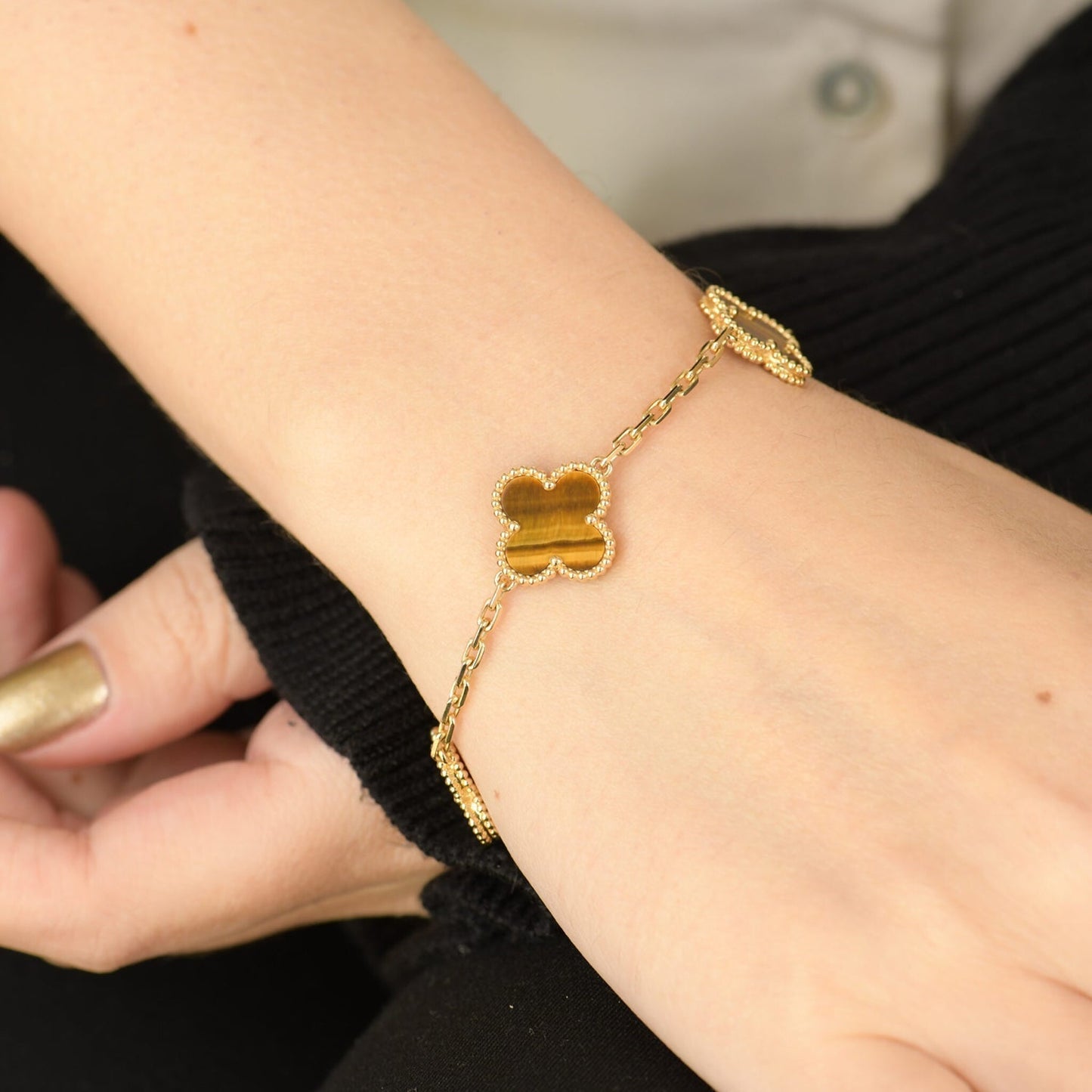 ˇGilded EraˇCLOVER  5 MOTIFS TIGER EYE BRACELET