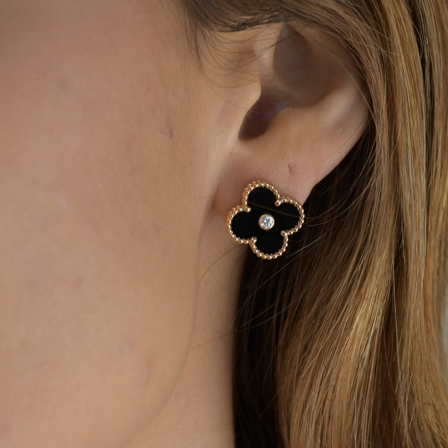 ˇGilded EraˇCLOVER MEDIUM 1 MOTIFS ONYX DIAMOND EARRINGS