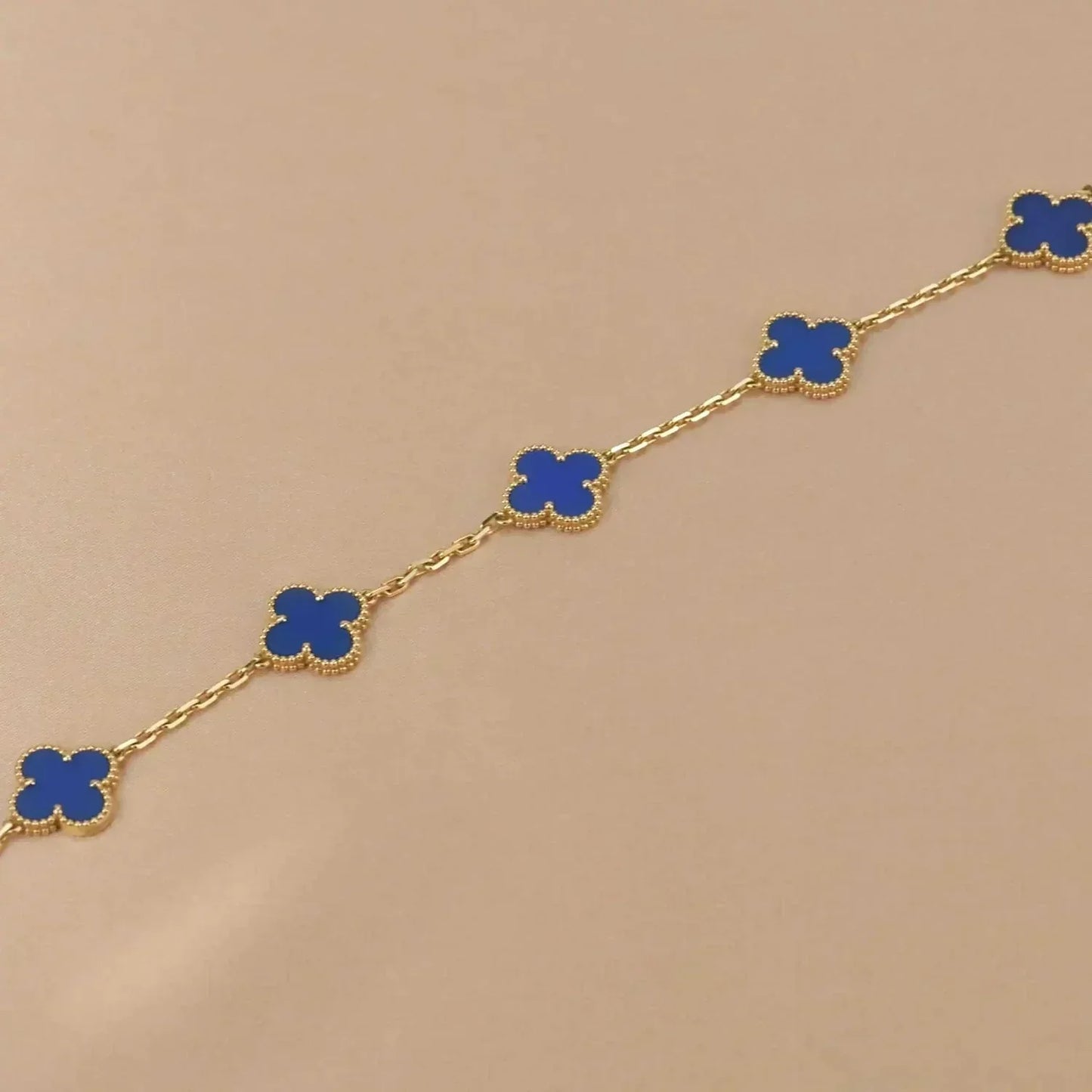 ˇGilded EraˇCLOVER 5 MOTIFS BLUE AGATE BRACELET