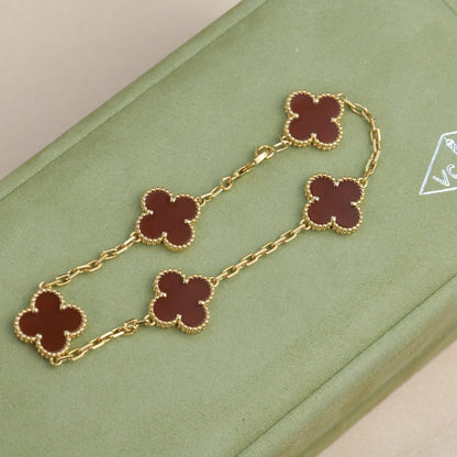 ˇGilded EraˇCLOVER 5 MOTIFS RED AGATE  BRACELET