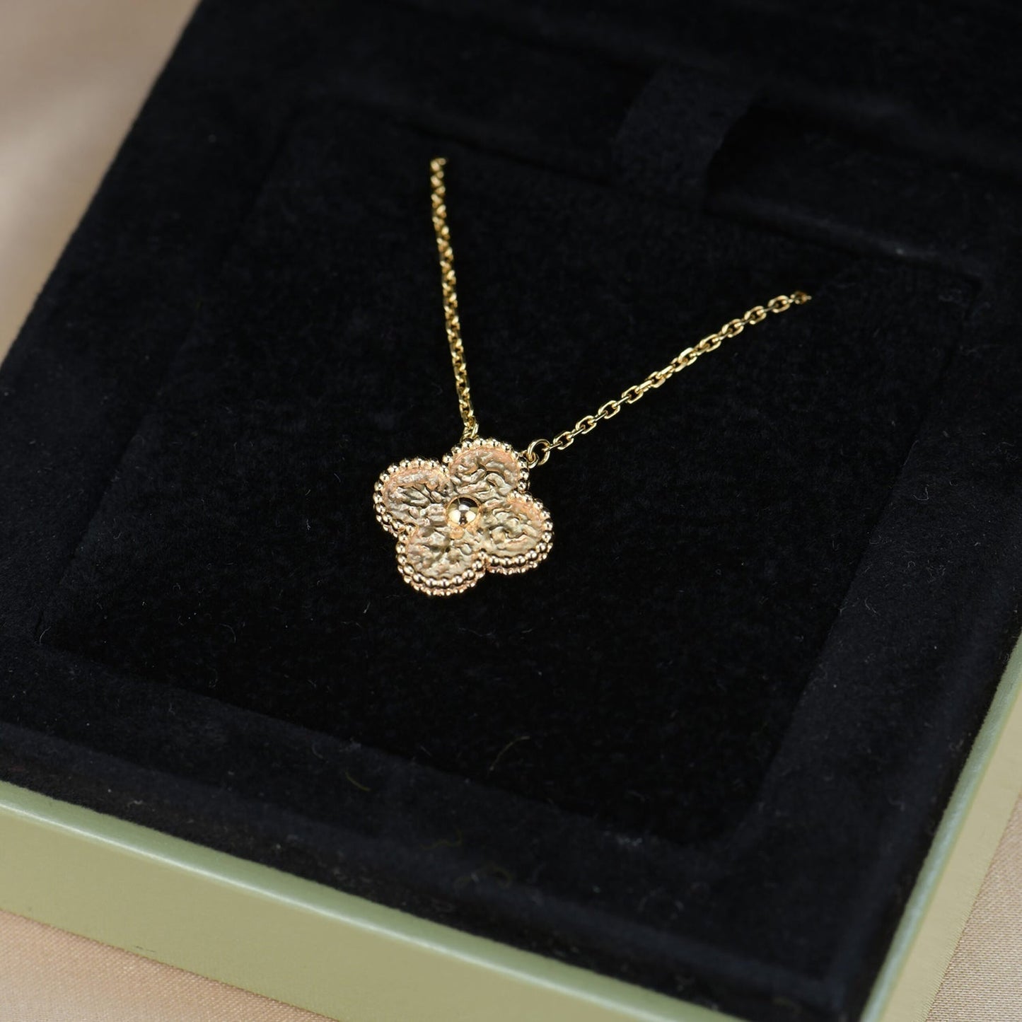 ˇGilded EraˇCLOVER 15MM  BRONZING NECKLACE