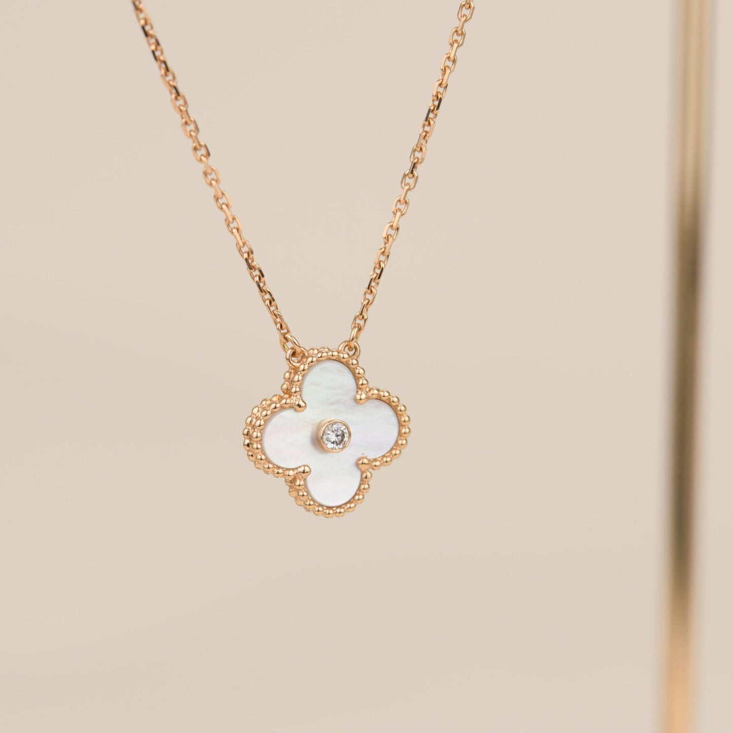 ˇGilded EraˇCLOVER 15MM DIAMOND WHITE FRITILLARIA NECKLACE
