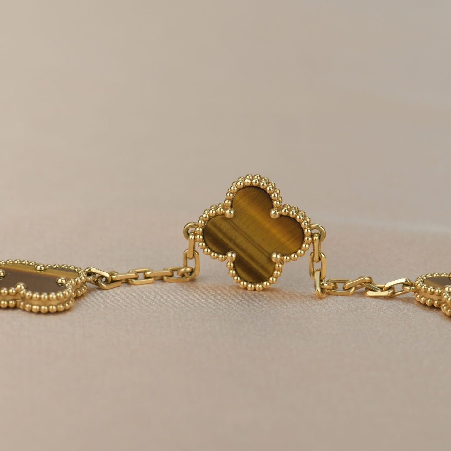 ˇGilded EraˇCLOVER  5 MOTIFS TIGER EYE BRACELET