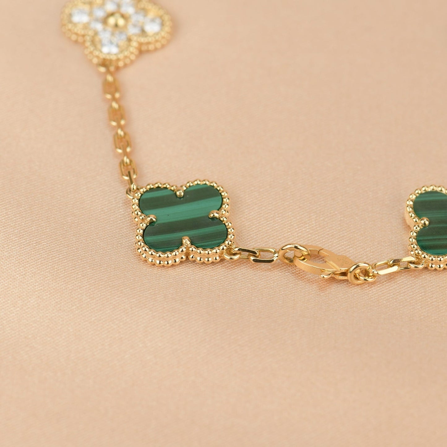 ˇGilded EraˇCLOVER  5 MOTIF MALACHITE DIAMOND BRACELET