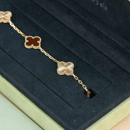 ˇGilded EraˇCLOVER  5 MOTIFS CARNELIAN GOLD BRACELET