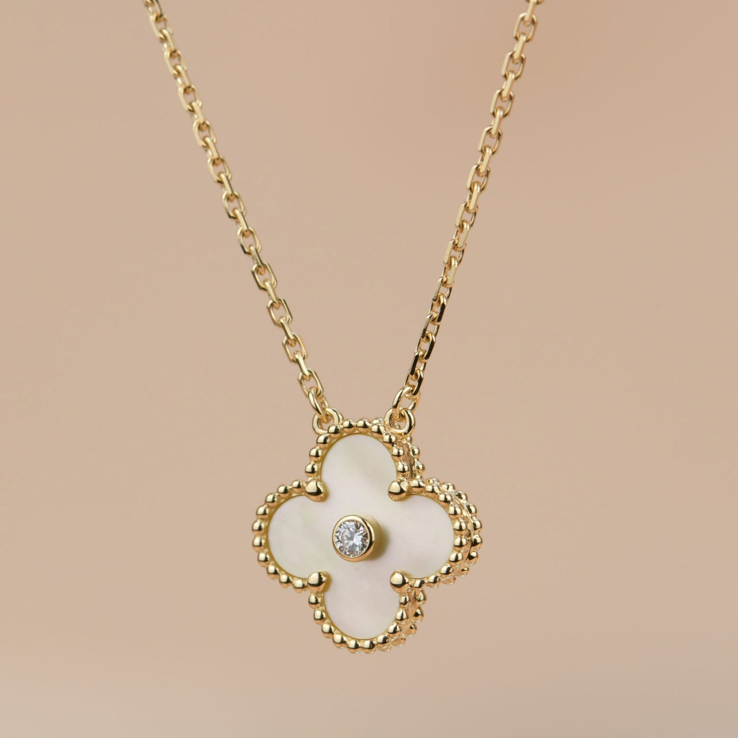 ˇGilded EraˇCLOVER 15MM DIAMOND GOLD MOTHER OF PEARL NECKLACE