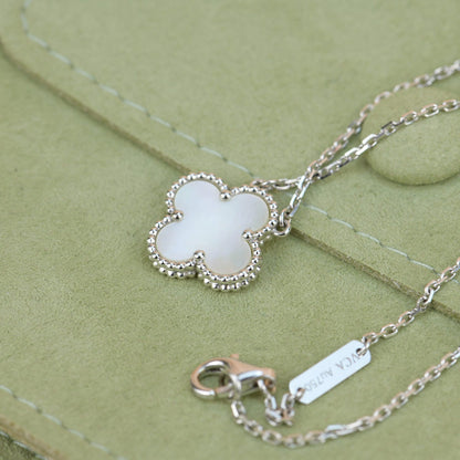 ˇGilded EraˇCLOVER  15MM WHITE MOTHER-OF-PEARL SILVER