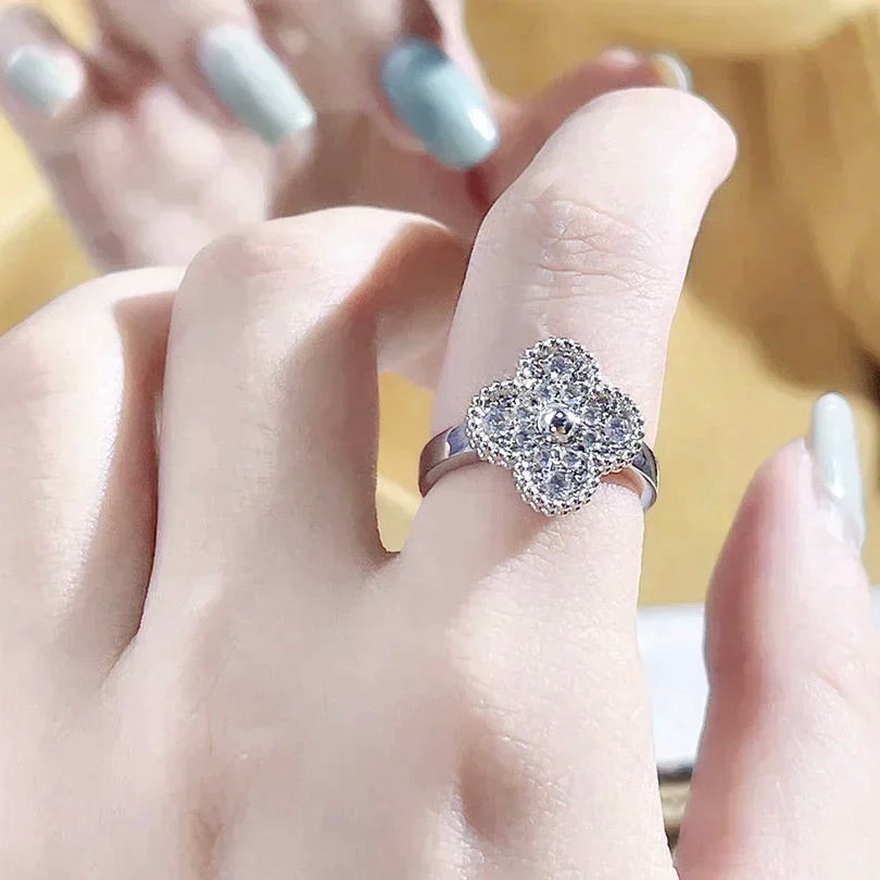ˇGilded EraˇCLOVER DIAMOND RING