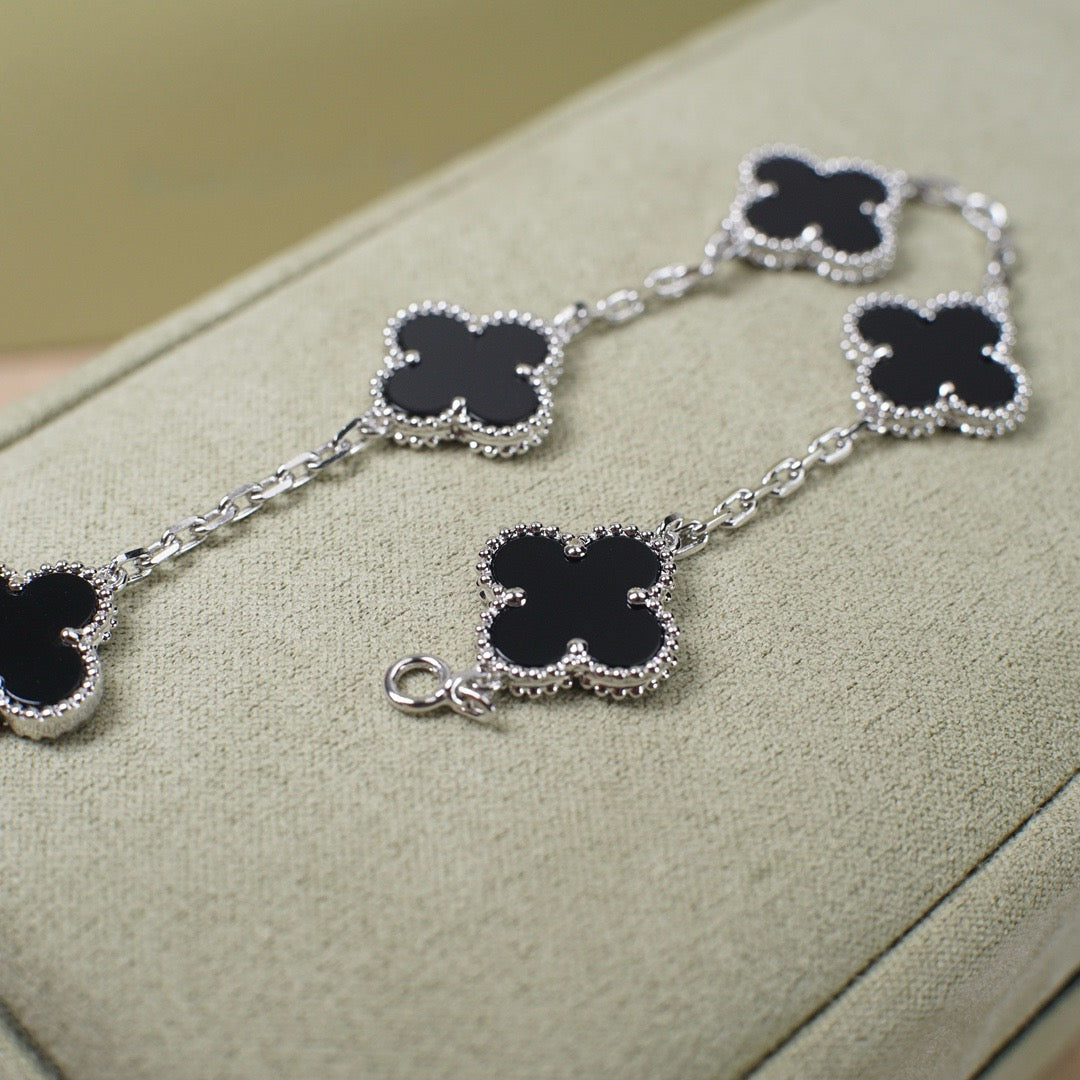 ˇGilded EraˇCLOVER 5 MOTIF ONYXS  BRACELET SILVER