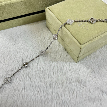 ˇGilded EraˇCLOVER 6 MOTIF DIAMOND LASER BRACELET