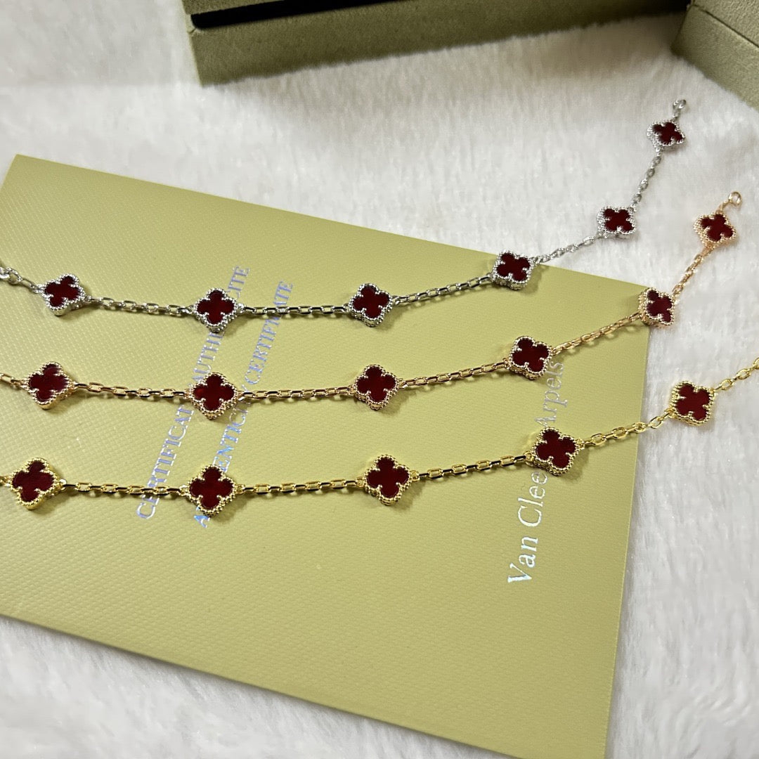 ˇGilded EraˇCLOVER 6 MOTIF RED AGATE BRACELET