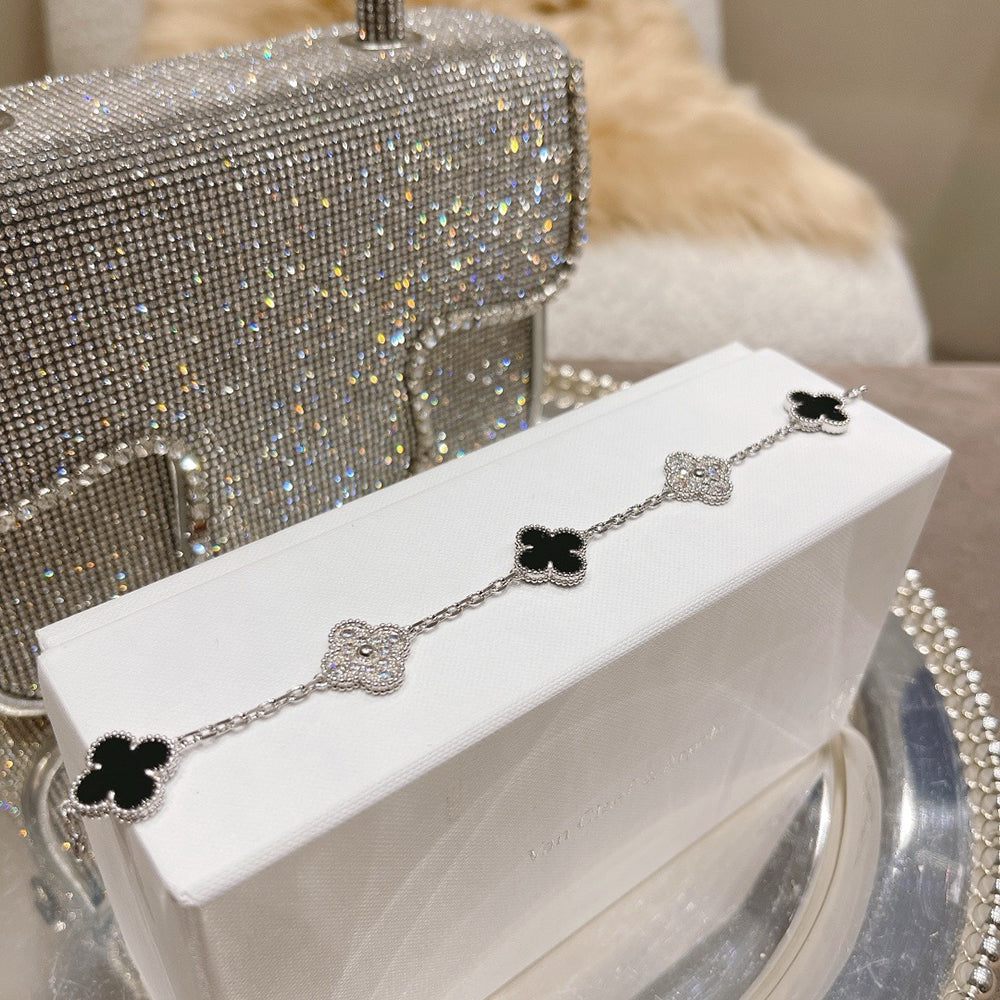 ˇGilded EraˇCLOVER 5 MOTIF ONYXS DIAMOND BRACELET SILVER
