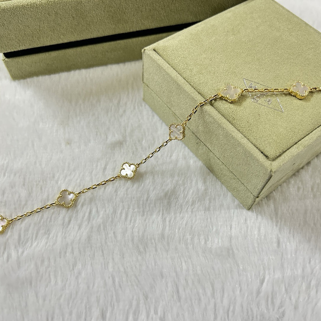 ˇGilded EraˇCLOVER 6 MOTIF WHITE MOP BRACELET