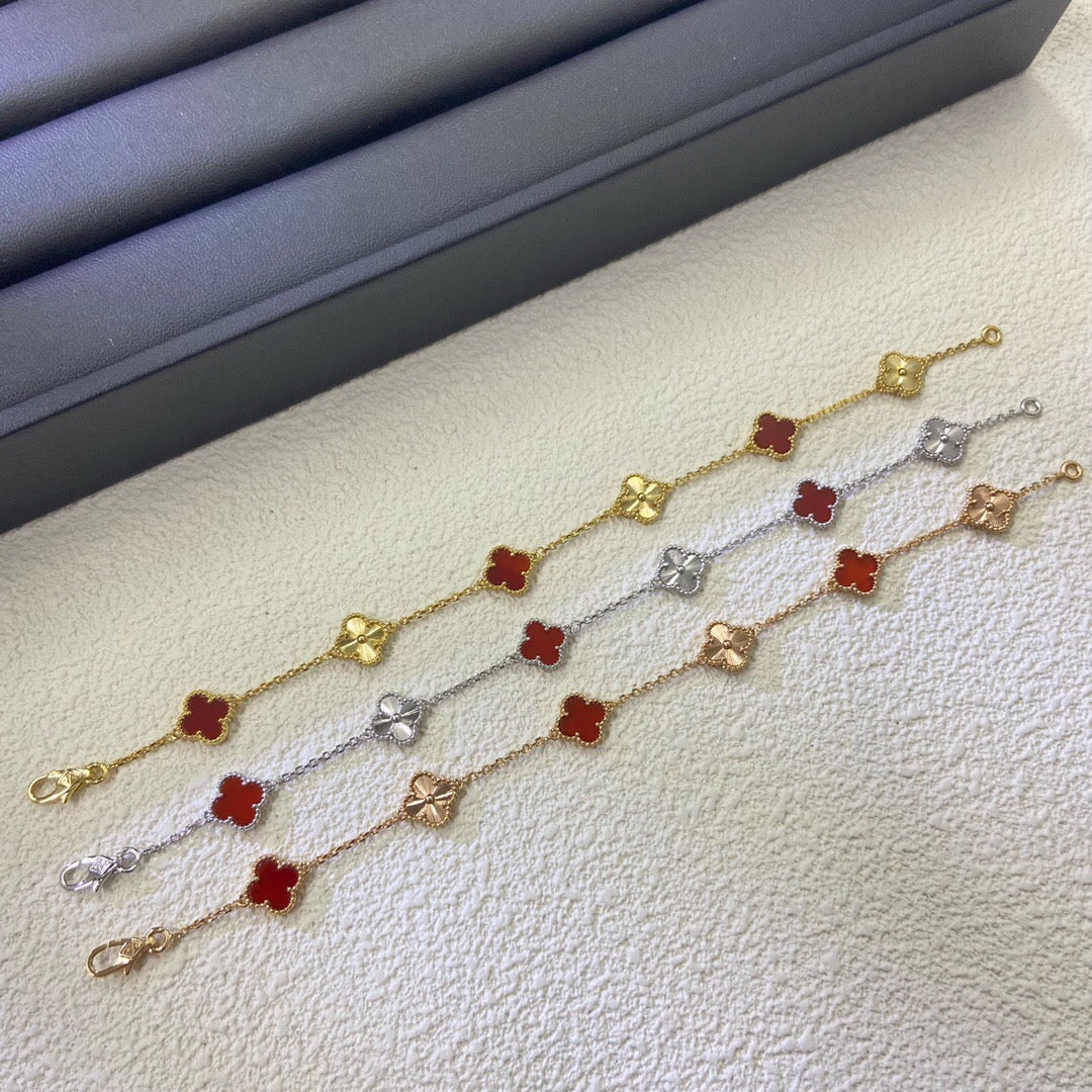 ˇGilded EraˇCLOVER 6 MOTIF RED AGATE LASER BRACELET