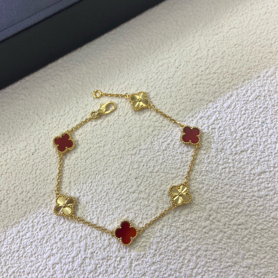 ˇGilded EraˇCLOVER 6 MOTIF RED AGATE LASER BRACELET
