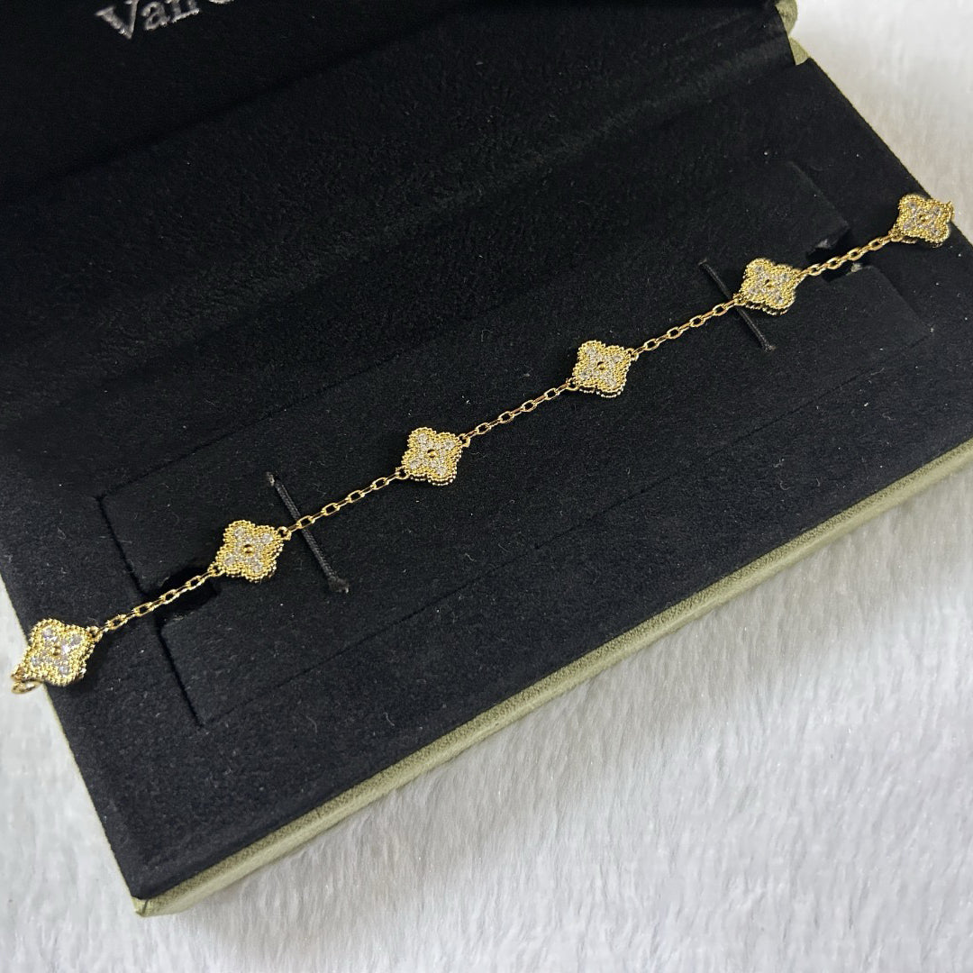 ˇGilded EraˇCLOVER 6 MOTIF DIAMOND BRACELET