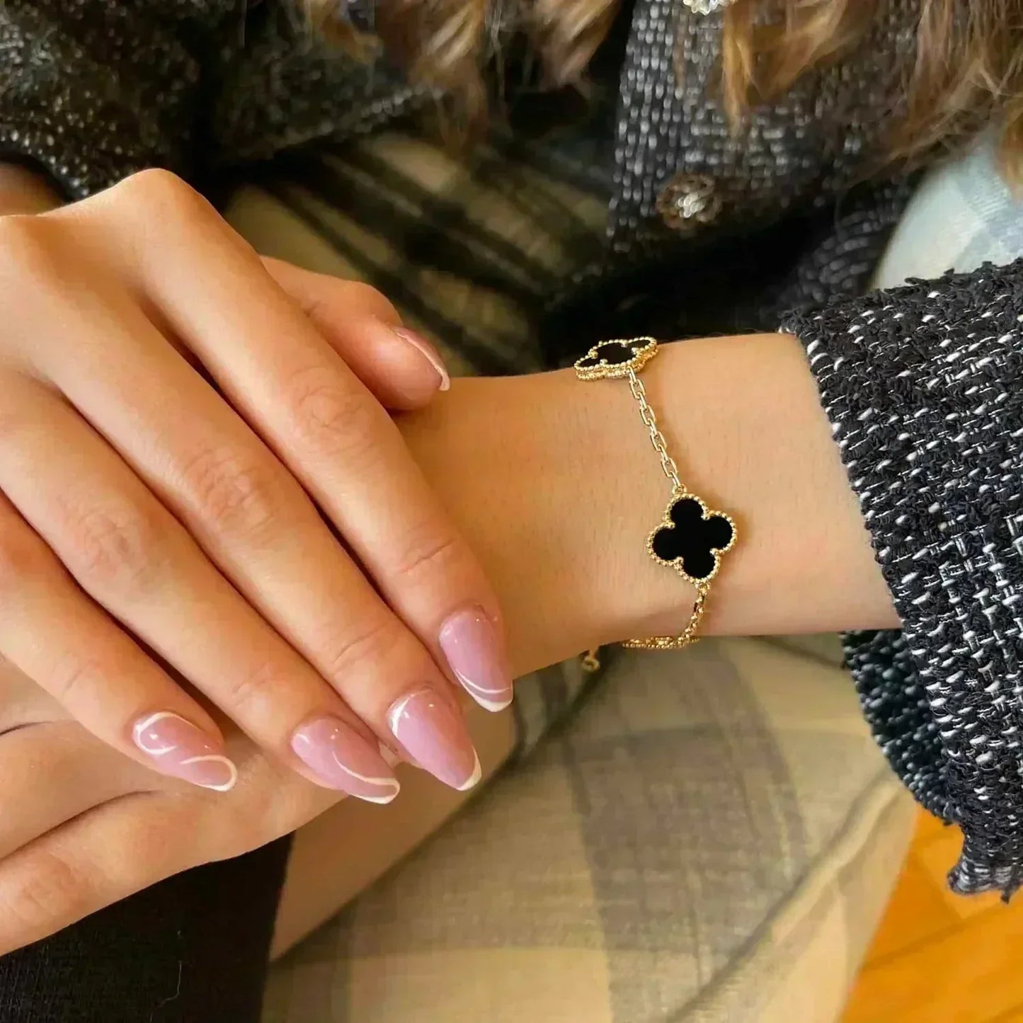 ˇGilded EraˇCLOVER  5 MOTIFS BLACK ONYX BRACELET