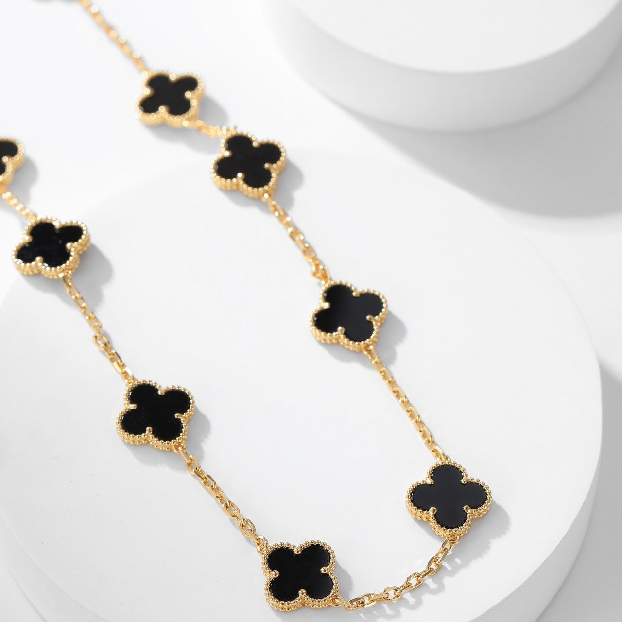 ˇGilded EraˇCLOVER 10 MOTIFS ONYX NECKLACE