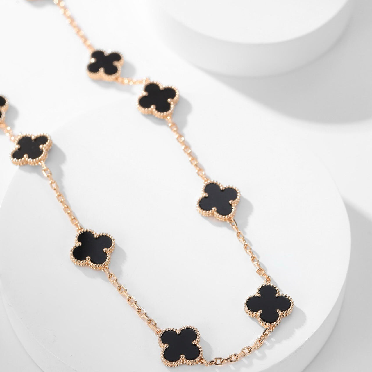 ˇGilded EraˇCLOVER 10 MOTIFS ONYX NECKLACE