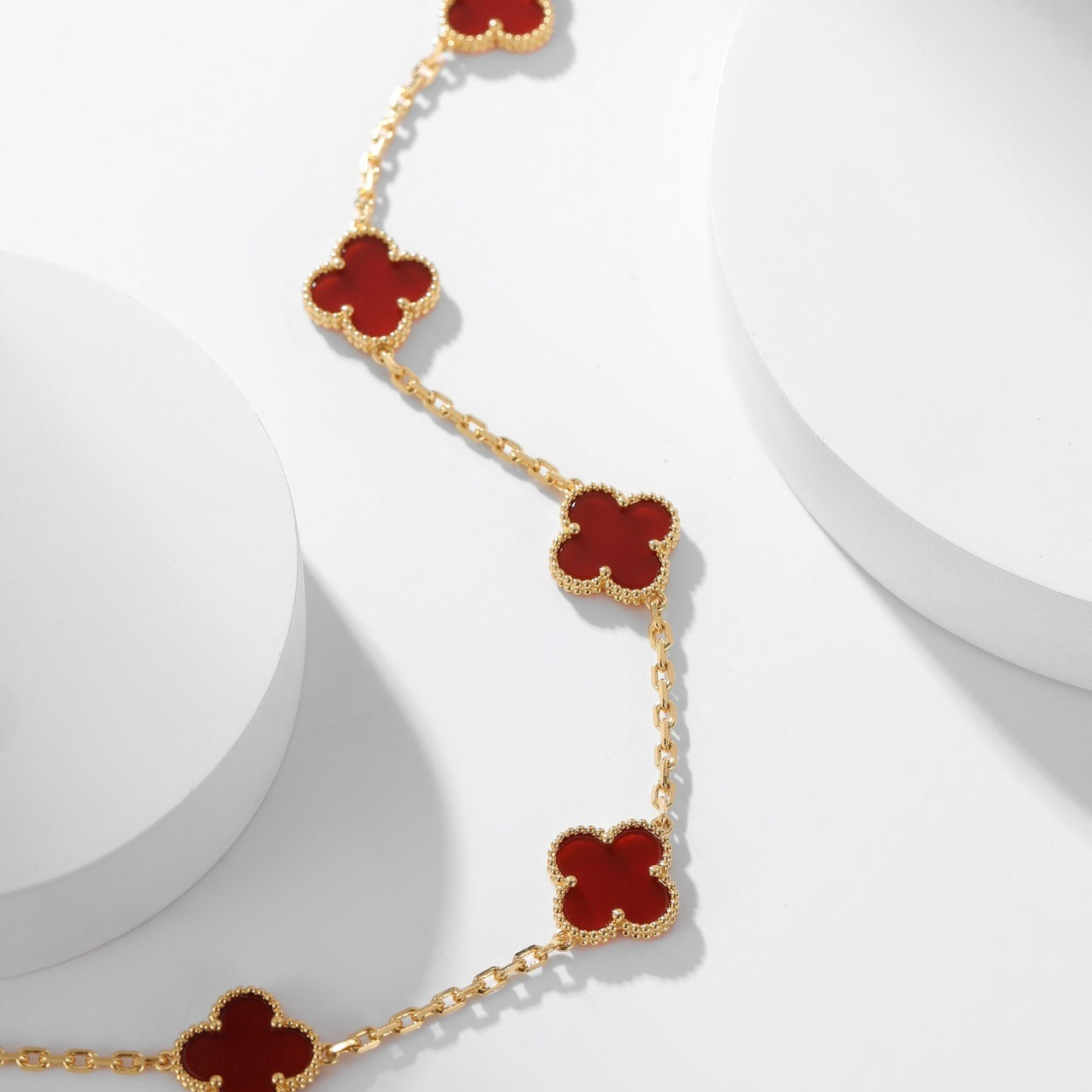 ˇGilded EraˇCLOVER 10 MOTIFS CARNELIAN NECKLACE
