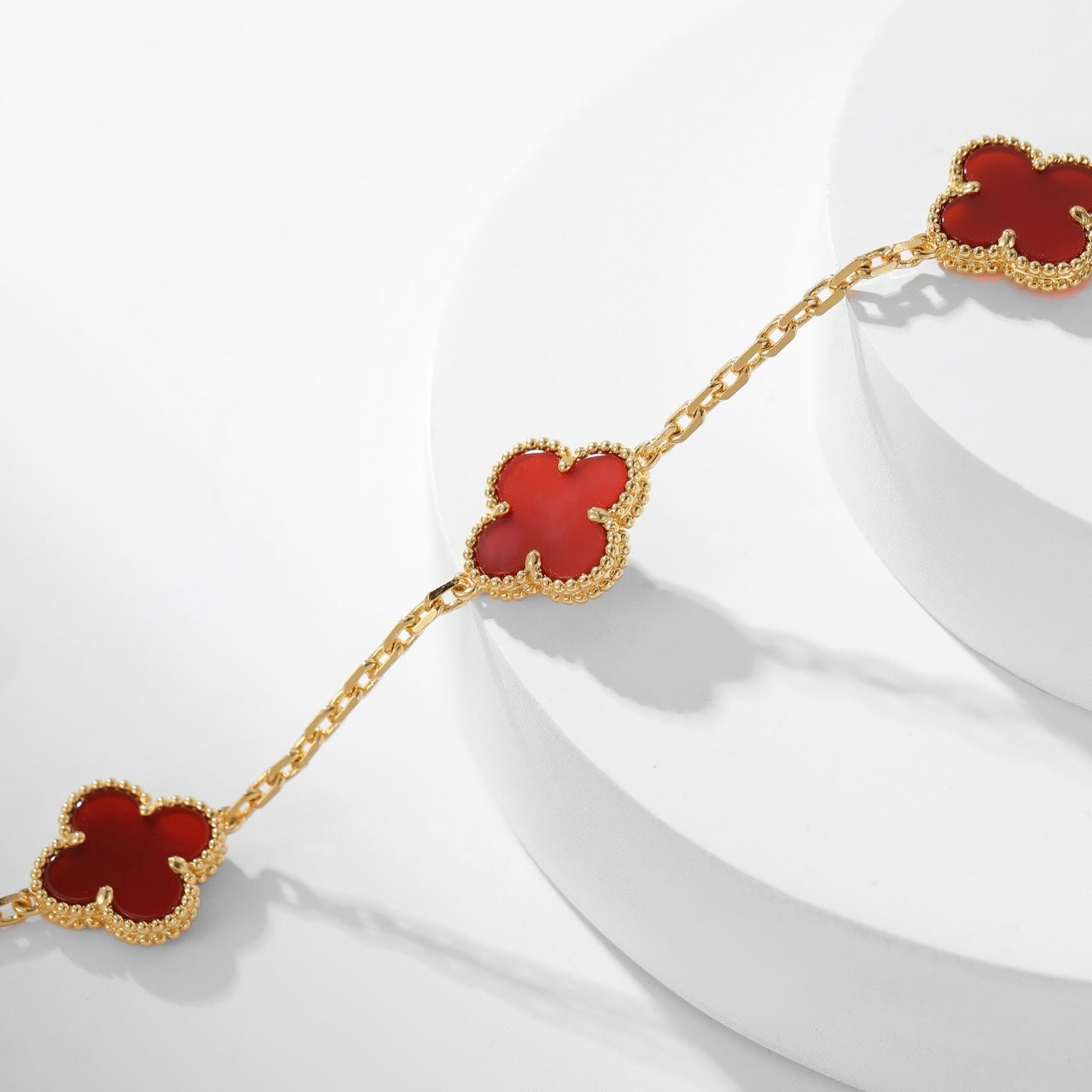 ˇGilded EraˇCLOVER 10 MOTIFS CARNELIAN NECKLACE