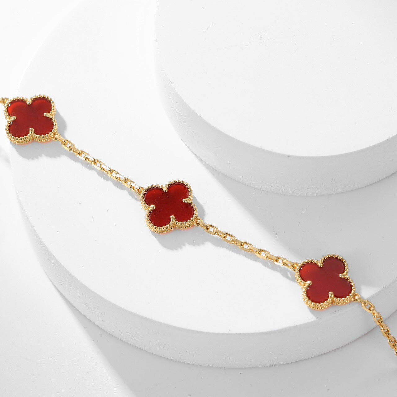 ˇGilded EraˇCLOVER 10 MOTIFS CARNELIAN NECKLACE